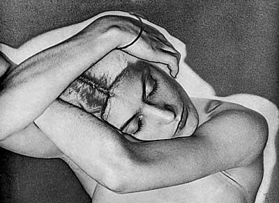 šī tālākās ir viņa veidotās... Autors: The Diāna Man Ray