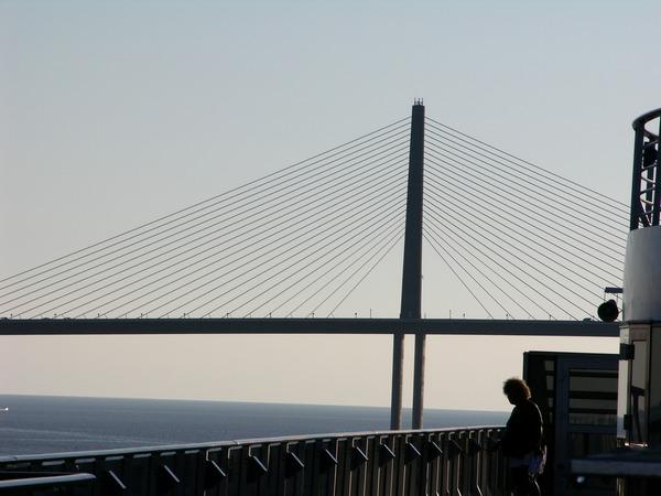 Sunshine Skyway... Autors: Fosilija Pašnāvību tilti