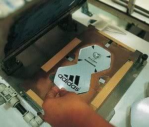 Autors: kreksss Kā ražo Adidas bumbas.
