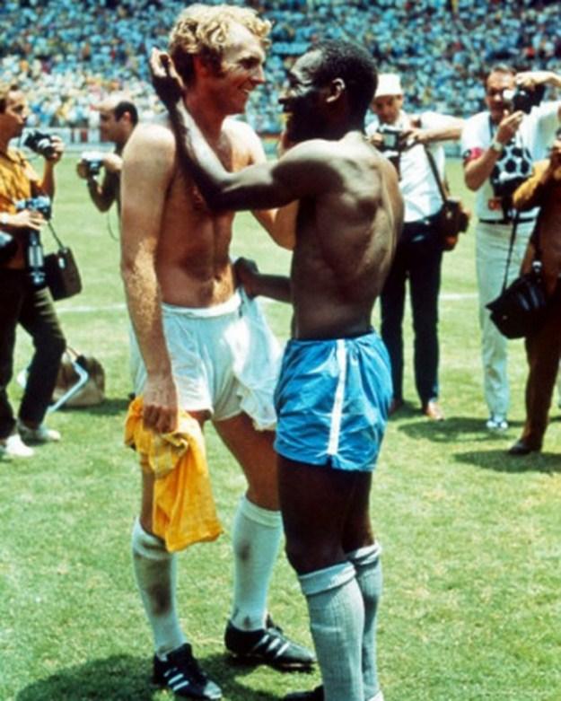 Divi leģendārie futbola... Autors: Mūsdienu domātājs 40 spēcīgākās jebkad uzņemtās fotogrāfijas