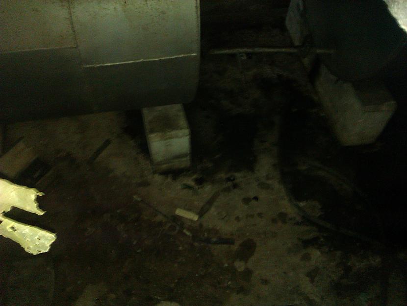 Tas pats bunkurs Autors: Finčš Pamesta degvielas noliktava