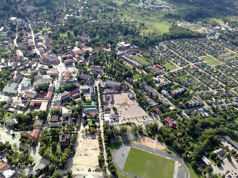 Stadions centrs privātmāju... Autors: Odium Cēsis no augšas.