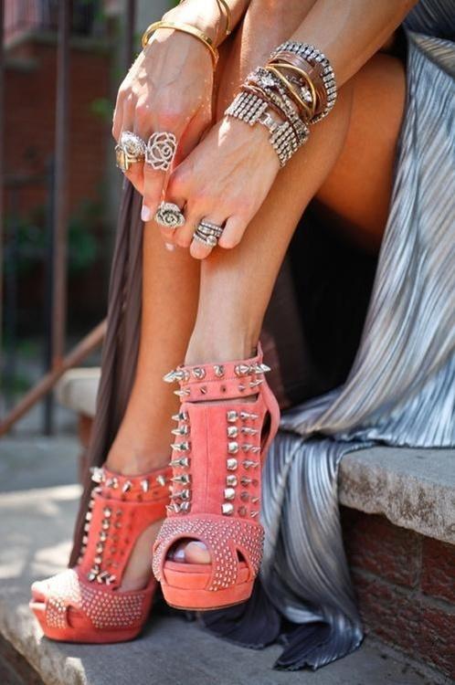 Autors: dafukk Studs and spikes