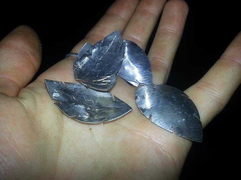 sagatavojam lapinas skaits... Autors: kpot Roze no metāla. Never ending rose. Metal rose hand made