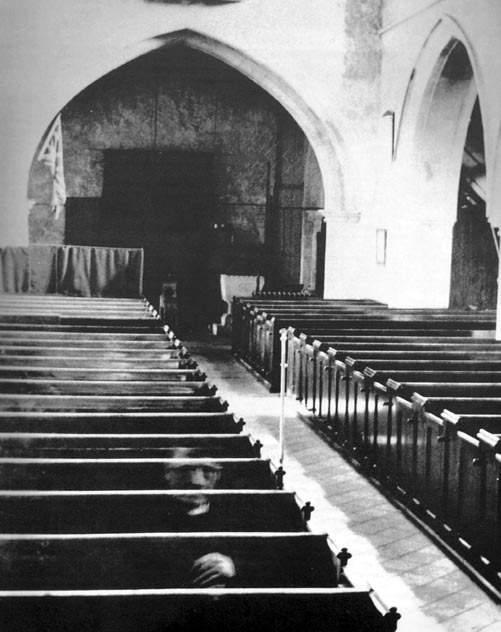 Daudzi Svētās Jaunavas... Autors: SunshineFlower 10 šermuļus uzdzenošas fotogrāfijas un stāsti, kas slēpjas aiz tām