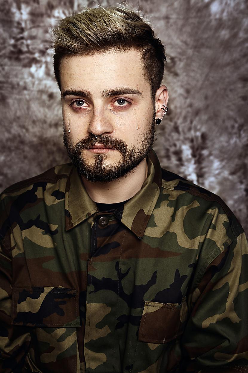 Dominykas 26 gadi Tā ir mana... Autors: matilde Obligātais militārais dienests - jaunieši raud!