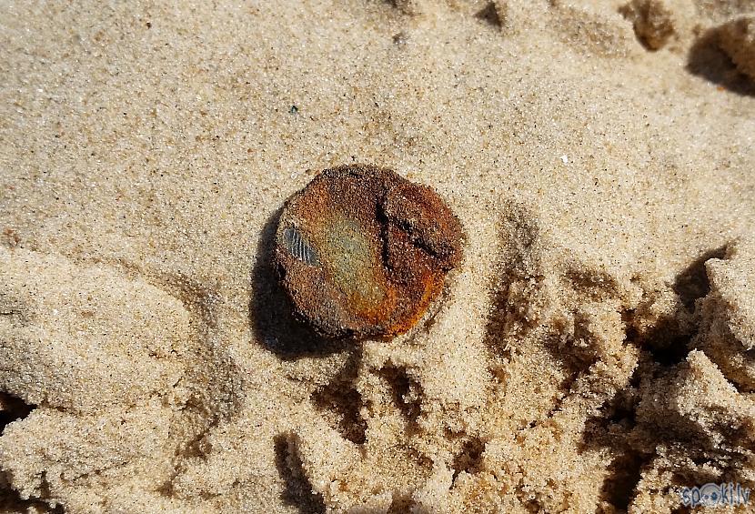 Autors: pyrathe Ar metāla detektoru pa pludmali (1.maijs)