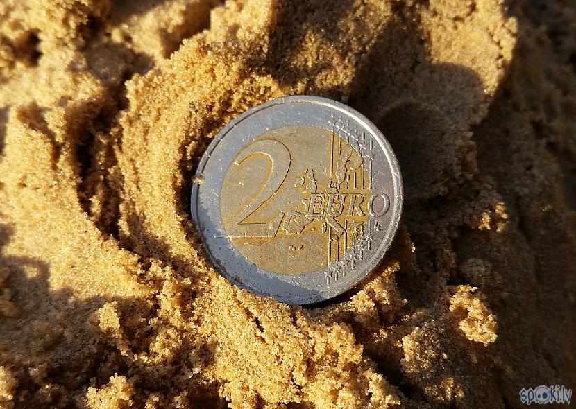 Scaronī monēta nbspvienmēr... Autors: pyrathe Pastaigājoties pa pludmali, netīšām kļuvu par karatē čempionu
