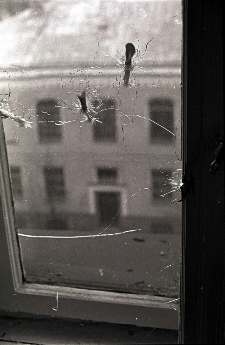 Autors: 100 A 30 emocionāli kadri no 1991. gada barikādēm. Tās ir mūsu atmiņas.