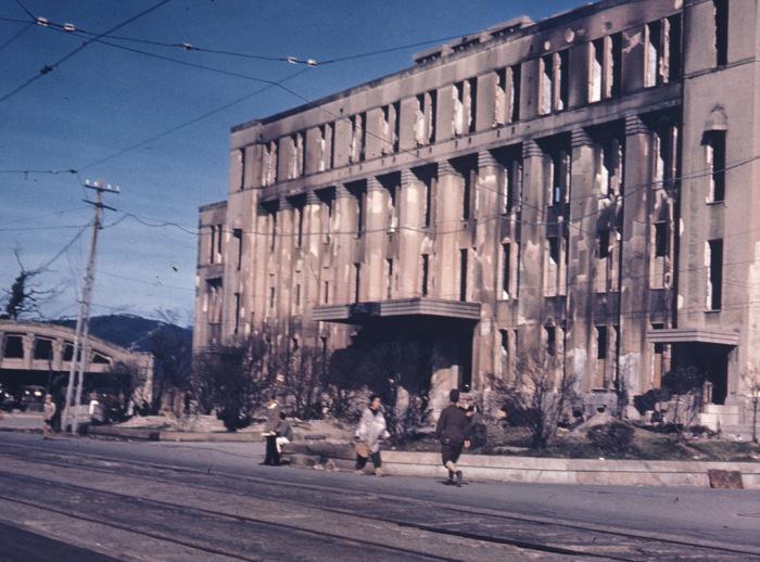 Bombardēscaronanas laikā... Autors: Lords Lanselots Šokējošas bildes no Hirosimas atomkara 1945.gadā