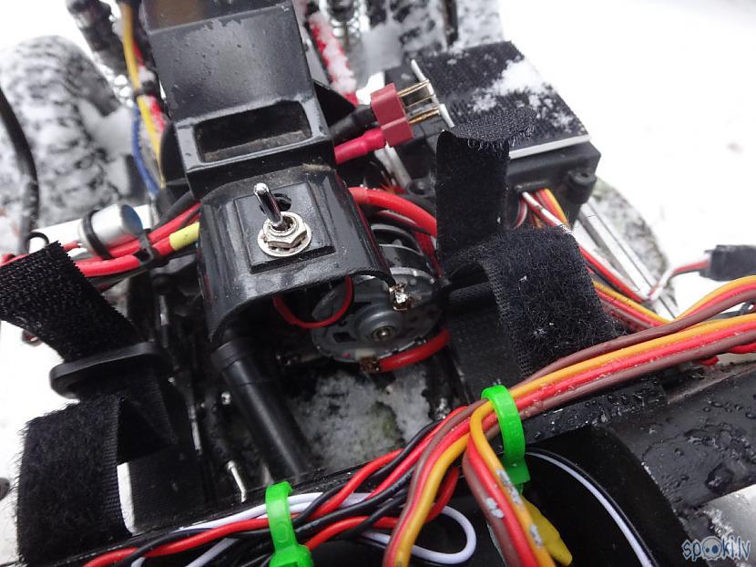 Iespēja uzmest aci... Autors: SalvatoreMundi Radiovadāmo auto izbrauciens ar domubiedriem.