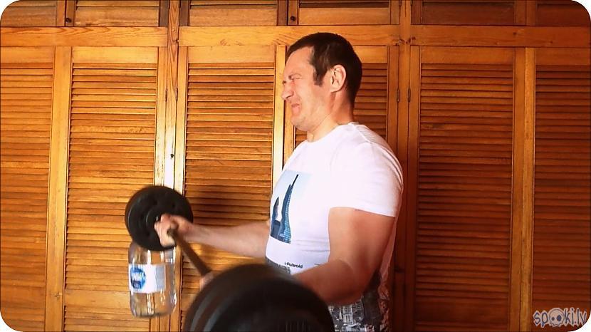Autors: Charged Home workout.