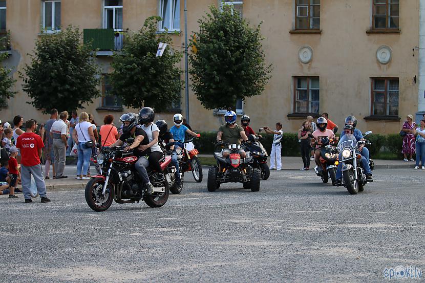 Autors: gariinais Sedas pilsētas dienas, moto parādes brauciens. 2018