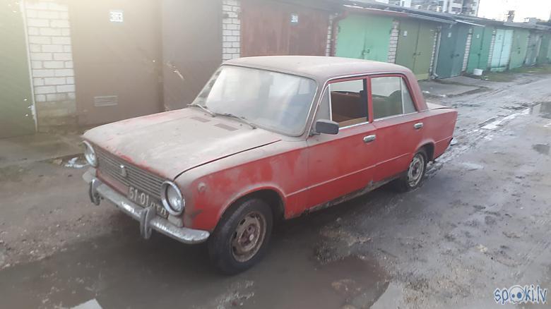 Vaz 2101 ''Kopeika'' Sarkanais princis rūsas krāsā.