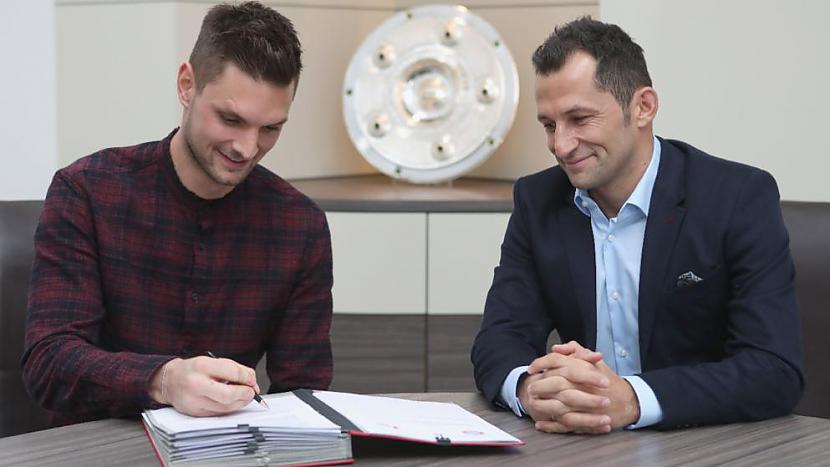 Pirmkārt tas ir... Autors: MiaSanMia Kāpēc futbolisti nedrīkst slēpot?