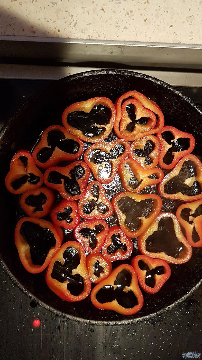 Paprika uz pannas tiek... Autors: Juris1604 Recepte: Pašgatavots burgers