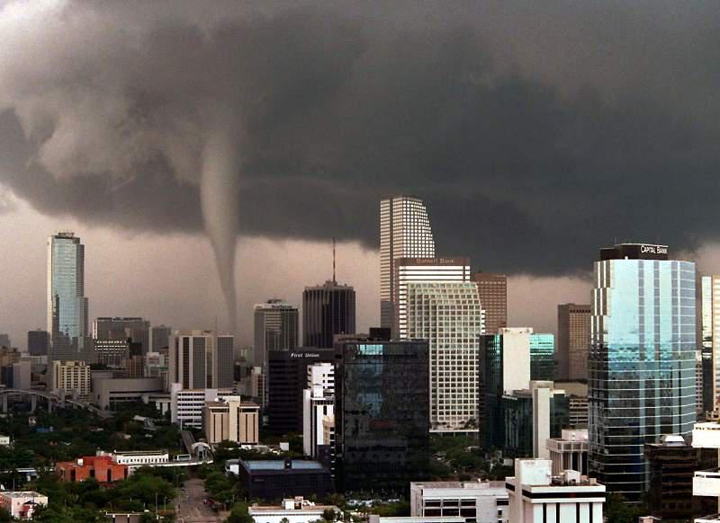 1997 gada Maiami tornado... Autors: Vangs Čingčangčongs Tornado lielpilsētās