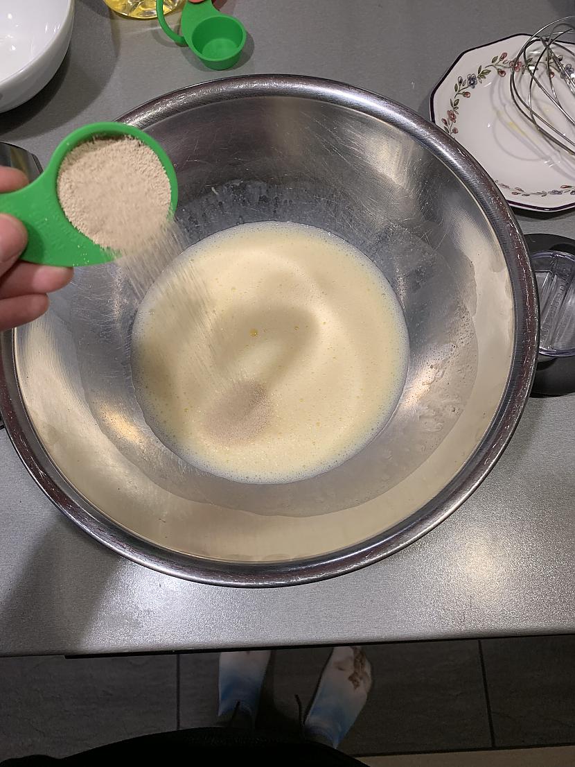Pievieno raugu un pūdercukuru Autors: keda11 Kaķu zeķes eksperimentē! Homemade virtuļi