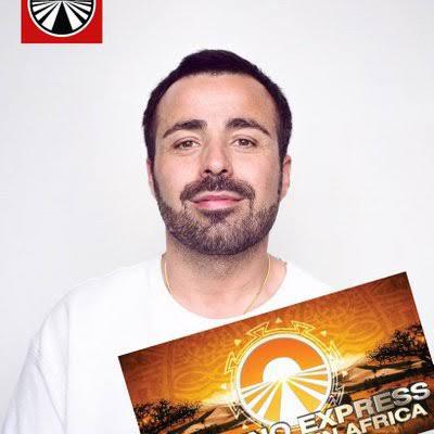 Roberto Meloni ir dziedātājs... Autors: Zigzig Rasu dažādība Latvijā 🇱🇻