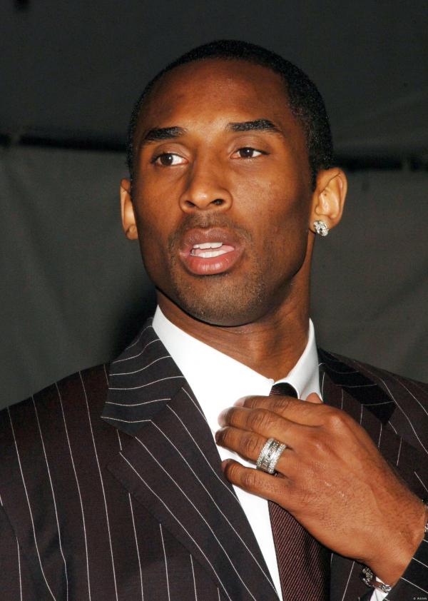 Kobe BraientsViņscaron arī... Autors: ĶerCiet Pasaulē dārgākie slavenību skandāli