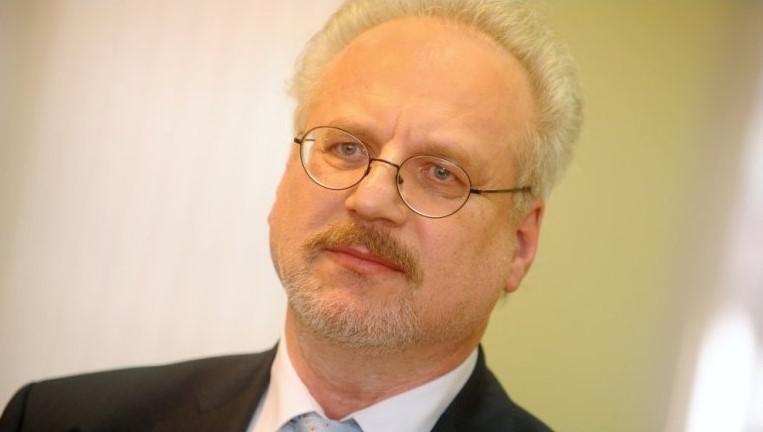 Autors: Fosilija Par Latvijas valsts prezidentu kļūst Egils Levits.