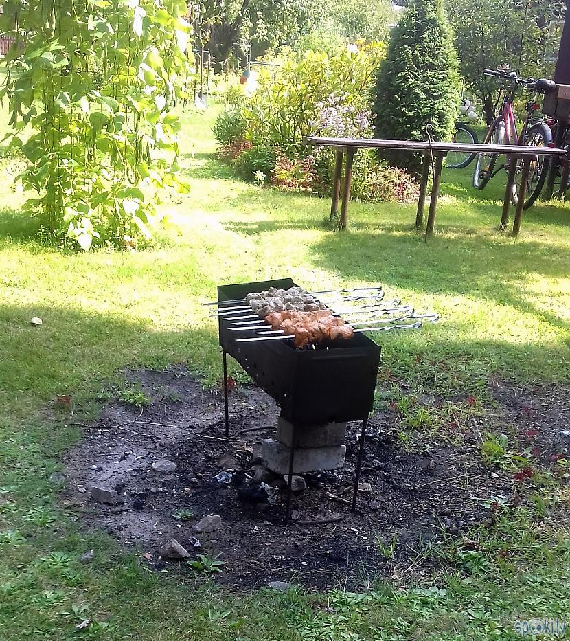 Kā uz spoku majienu jau... Autors: rasiks Kad mājās sarodas spoki