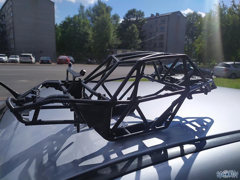Pats rāmis Autors: SalvatoreMundi Radiovadāmā auto "Axial Bomber" būve.