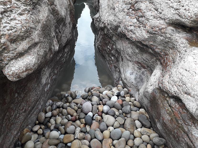 Autors: Griffith Dunraven Bay, Velsa, 7. septembris. 1/2 daļa.