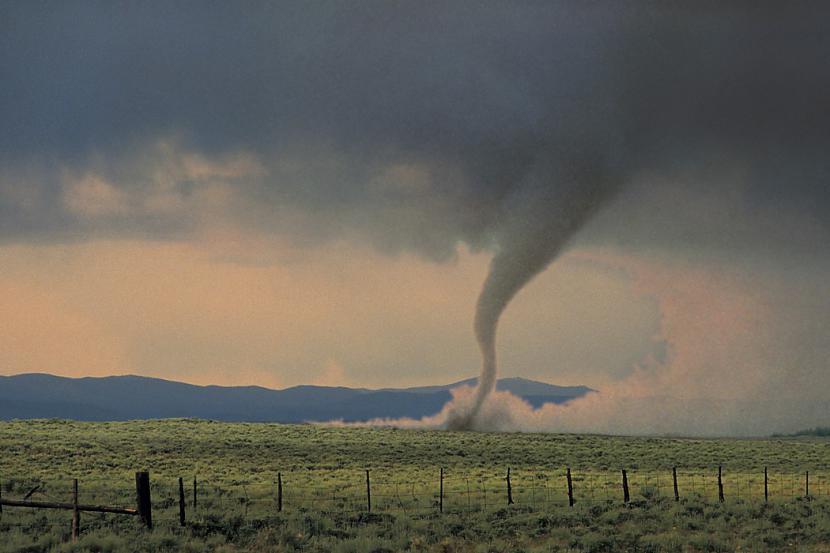 1Negaisa mākoņiTumscaroni... Autors: The Legend Kā veidojas tornado?
