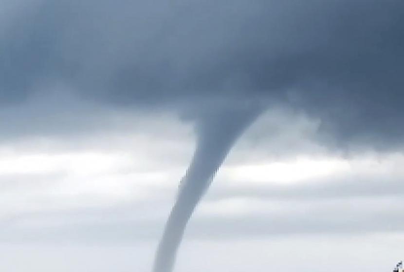 ŪdensstabsKadnbspgaisa... Autors: The Legend Kā veidojas tornado?
