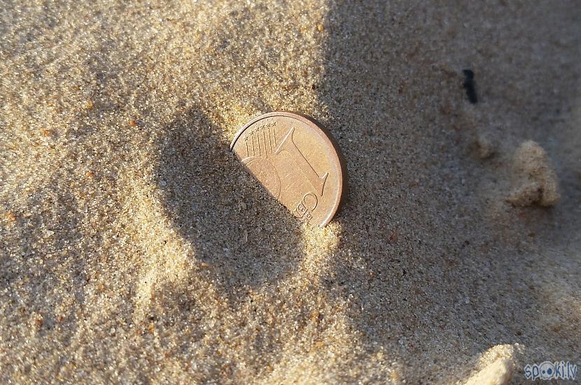 Vēja atsegts eirocents Autors: pyrathe Ar metāla detektoru pa pludmali 2019 (oktobris)