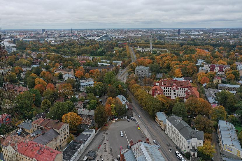 Skats uz Āgenskalnu no putna... Autors: Kirils Popons Skats uz Āgenskalnu no putna lidojuma