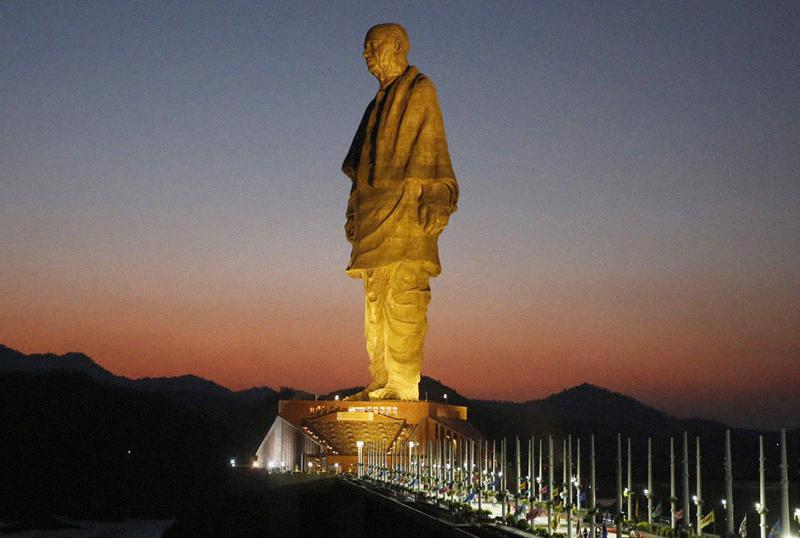 nbspStatuja pirmajam Indijas... Autors: matilde 8 milzīgas statujas dažādās pasaules vietās