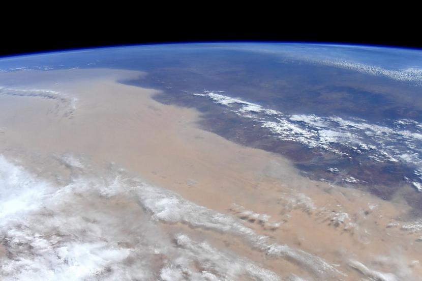 nbspAustrālijas ugunsgrēki... Autors: Lestets Astronaute dalās ar Austrālijas mežu ugunsgrēku fotogrāfijām no kosmosa