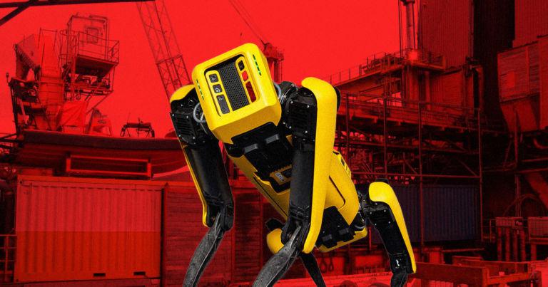 Pirms tam kā robots tiks... Autors: spoks0 Boston Dynamics vs. Black Mirror: Metalhead. Sargājiet no bērniem! ;)