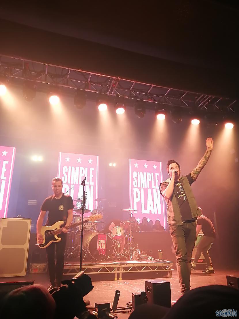 Simple Plan koncerts Londonā un Birmingemā