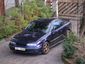 Bēdubrālis Opel Calibra.