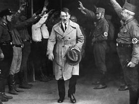 Vacija isfilmai pieskira balvu par to ka notriec Hitleru