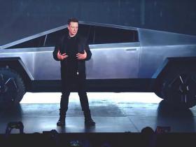 Ir klāt jaunais «Tesla» kibervāģis un turpat arī joki par to