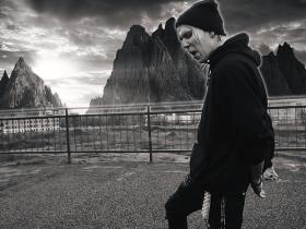 Roberts Lucs jeb XRL izdod jaunu, traku video.